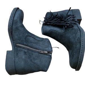 Born Kenia Fringe Black Distressed Suede Booties Size 8
